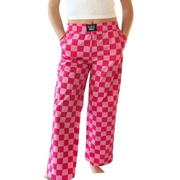 Nwt woman’s Pink Checkered straight leg pants - Picture 3 of 9